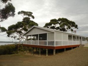 Oyster Bay Retreat - Tourism Canberra